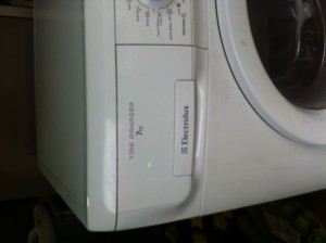 Để thành thạo tận dụng hết tính năng của máy giặt thì không phải ai cũng biết. Hãy cùng tham khảo cách sử dụng máy giặt Electrolux một cách hợp lí
