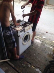 Sửa Máy Giặt Electrolux EWF14012 Mất Nguồn